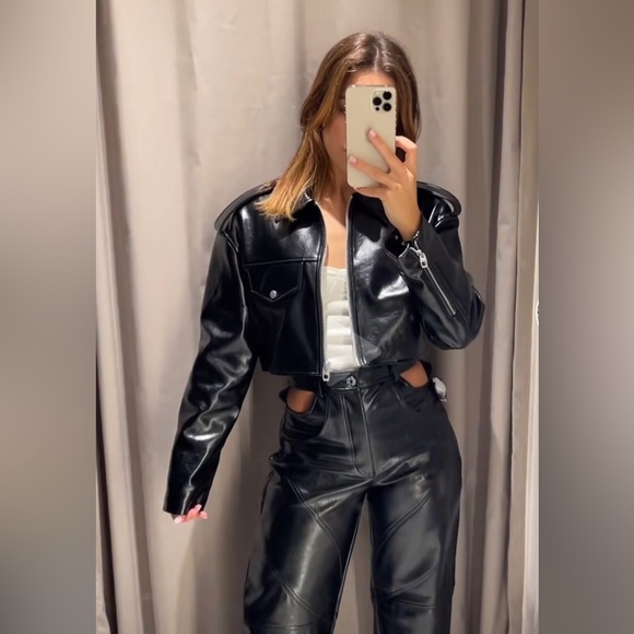 Cutout wide leg faux leather trousers - Picture 7 of 9